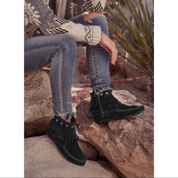 Minnetonka Shoes - Minnetonka Double Fringe Side Zip Boot - Size 7.5